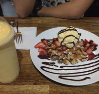Clyde Treats Petite Yum - Book Restaurant