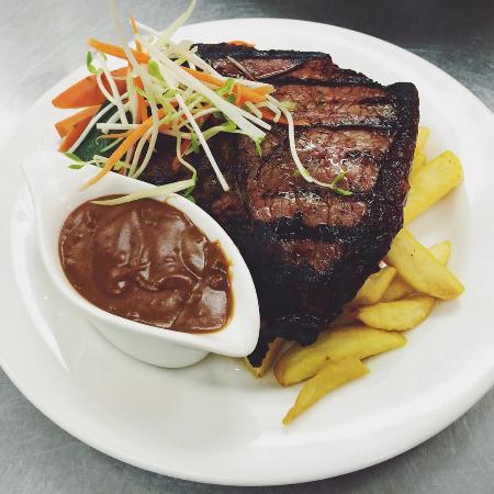 Sportsmen's Club Hotel - Book Restaurant 0