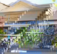 Bennys cafe - Book Restaurant