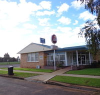 Goolgowi Ex- Servicemen's Memorial Club - Book Restaurant