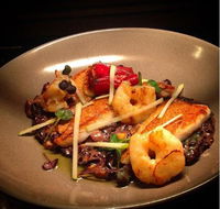 Gryphons Caffe Bar - Book Restaurant