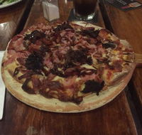 The Lighthouse Pub - Book Restaurant