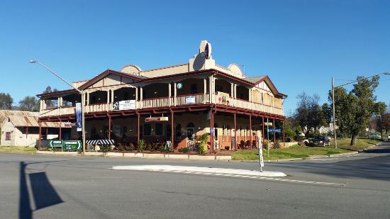 Adelong NSW Book Restaurant