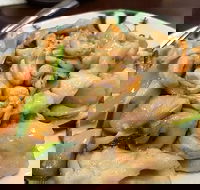 Yat Bun Tong - Book Restaurant