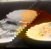 Base N'Burger - Book Restaurant