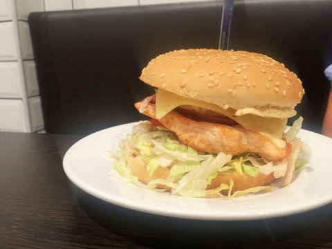 Base N'Burger - Book Restaurant 0