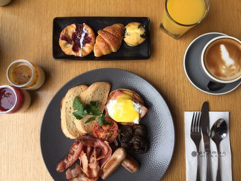 Coco's Restaurant - Book Restaurant 0