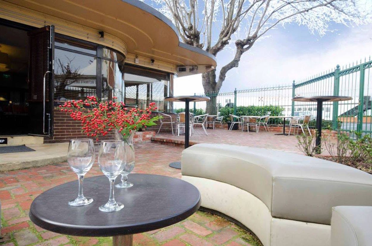  Book Restaurant