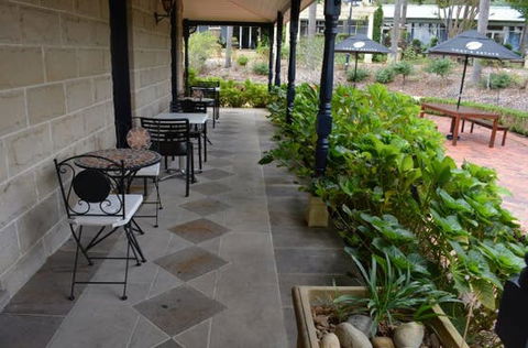 Meze Me Grove - Book Restaurant 0