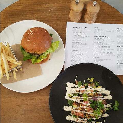 OneThirtyTwo - Book Restaurant 0