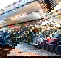 Bernie's Diner - Book Restaurant