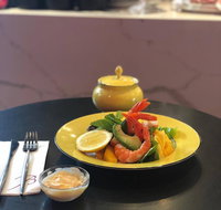 Cafe Sur L'Avenue - Book Restaurant