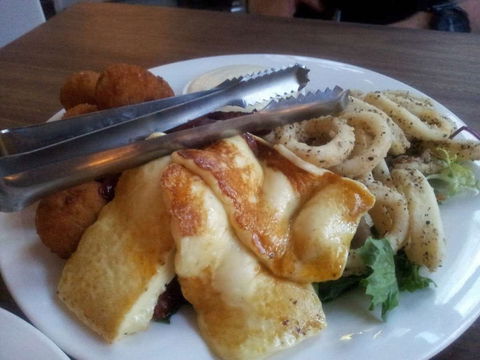 Everything Vegan - Book Restaurant 0