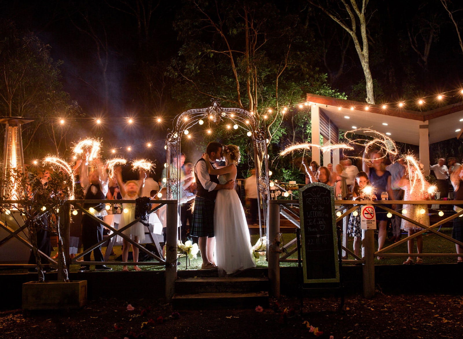 Hardys Bay NSW Book Restaurant