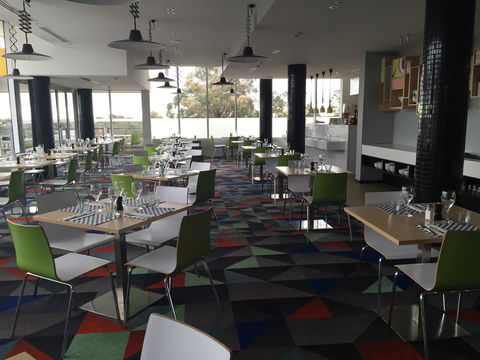 Roadhouse Bar & Grill - Book Restaurant 0