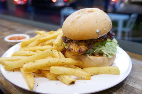 Smokey Chooks - Book Restaurant 0
