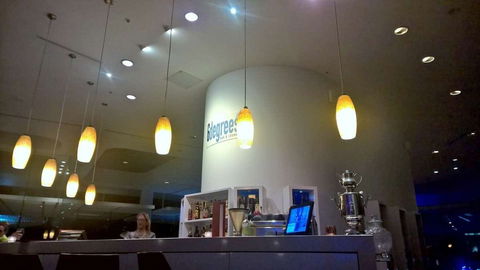6 Degrees Bar & Lounge - Book Restaurant 0