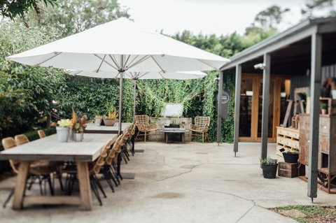 Johnny Ripe - Book Restaurant 1
