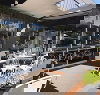 Le Petit Lapin - Book Restaurant