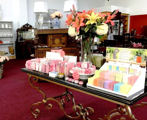 Nanna's Antiques And Cafe - Book Restaurant 0