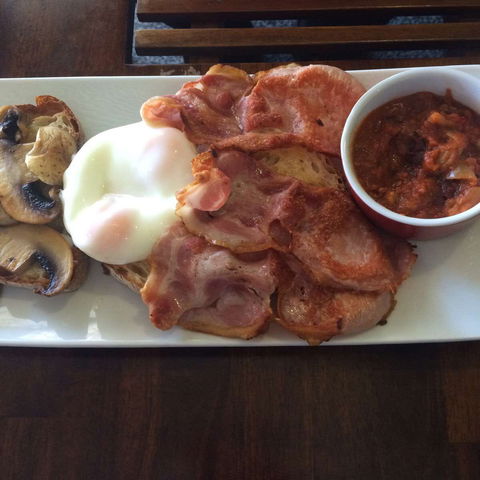 Ninos Gourmet Deli - Book Restaurant 0