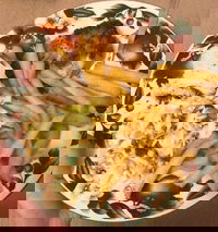 Pinewood Chicken Bar