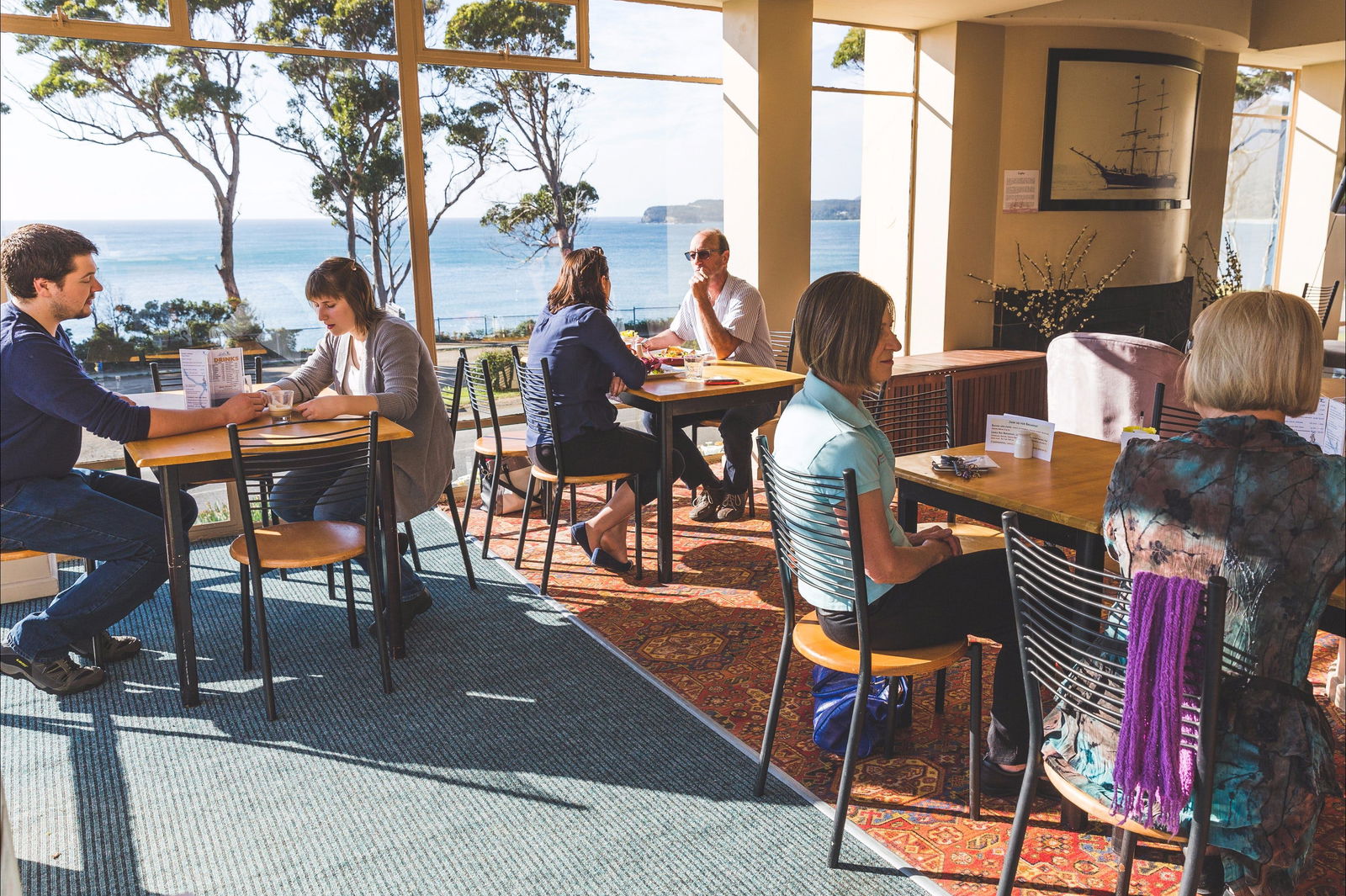  Book Restaurant
