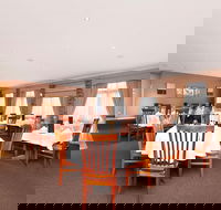 Trappers Restaurant - Book Restaurant