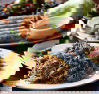 Vinh's Kitchen - Book Restaurant