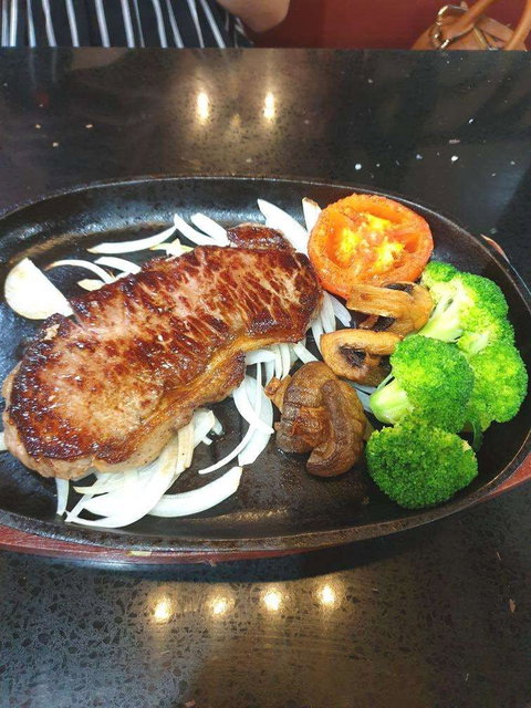 Woka Woka - Springwood - Book Restaurant 0