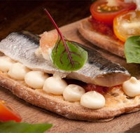 Bucci - Book Restaurant