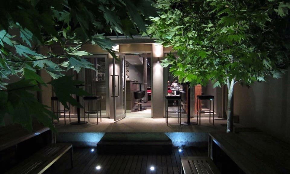  Book Restaurant
