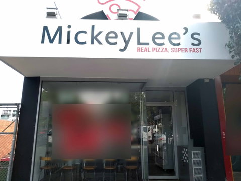 Mickey Lee's - Book Restaurant 0