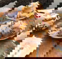 Pinki Pinki Tea - Book Restaurant