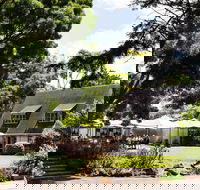 Scotchmans Hill - Book Restaurant