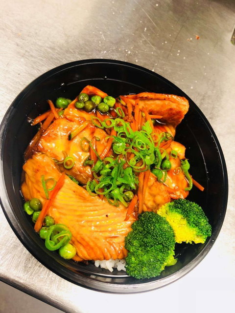 White Oaks Saloon Bar & Dining - Book Restaurant 0