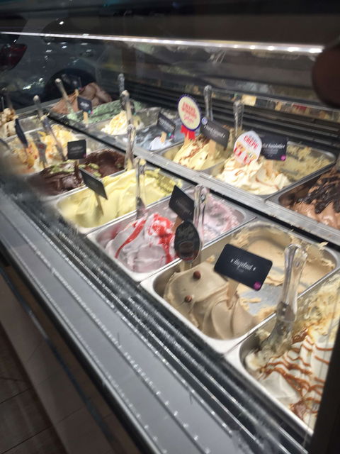 Gelatissimo - Springfield - Book Restaurant 0