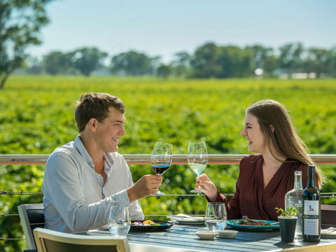 Hollick Estates - Book Restaurant 2