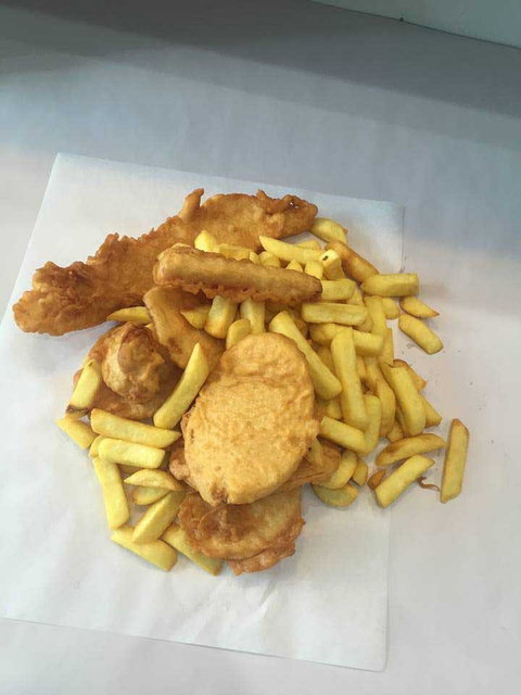 Snappas Fish 'n' Chippery - Book Restaurant 0