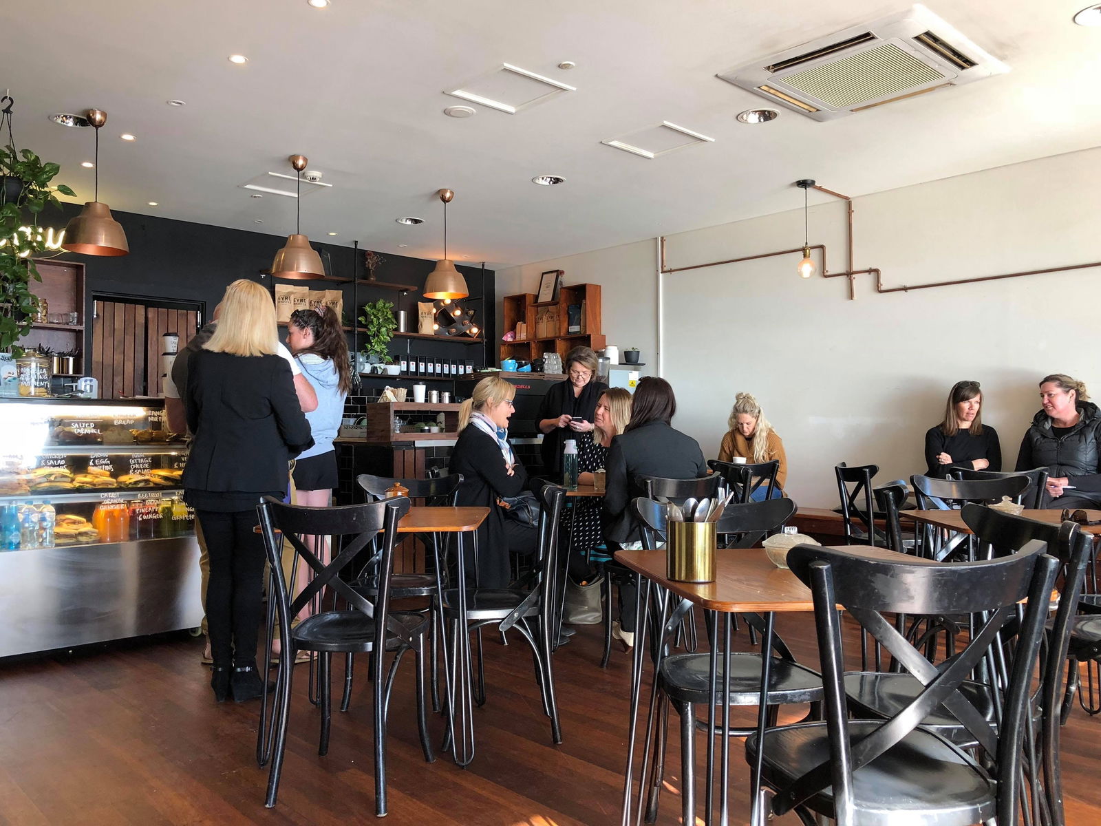  Book Restaurant
