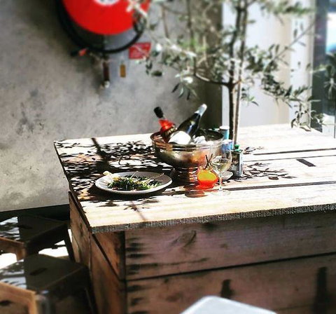 Romulus & Remus - Book Restaurant 13