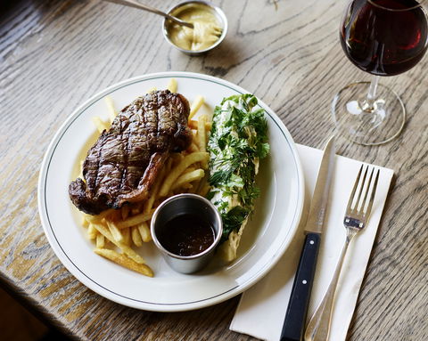 Builders Arms Hotel - Book Restaurant 1