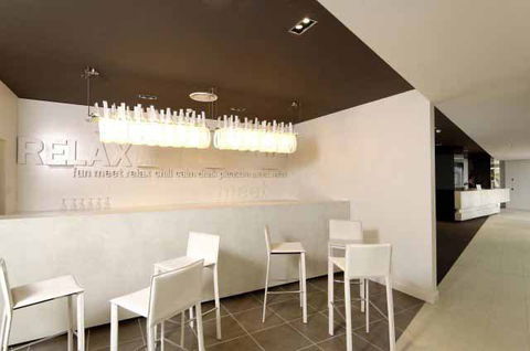 Fat Arnie Restaurant & Bar - Royal Pacific Hotel - Book Restaurant 0