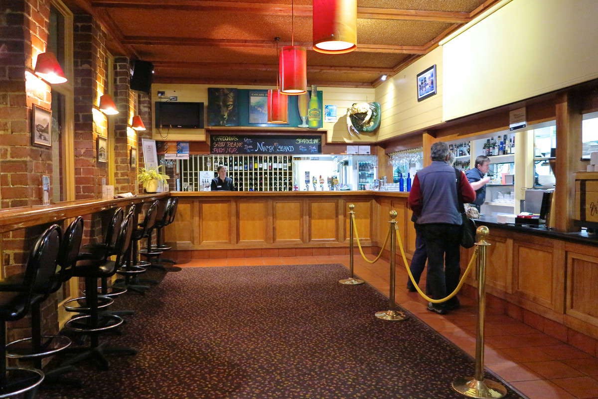  Book Restaurant