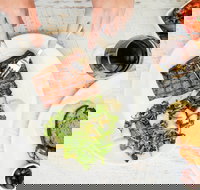 The Oaks - Book Restaurant