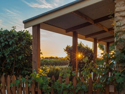 Café In The Vines - Book Restaurant 0