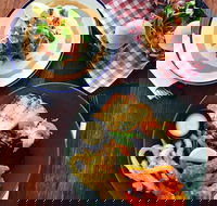 Intersection Tavern - Book Restaurant