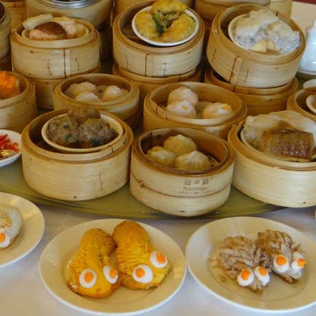 Gold Leaf - Sunshine - Book Restaurant 0