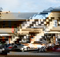 Yarragon Hotel - Book Restaurant