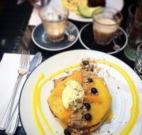 Santucci's - Camberwell - Book Restaurant